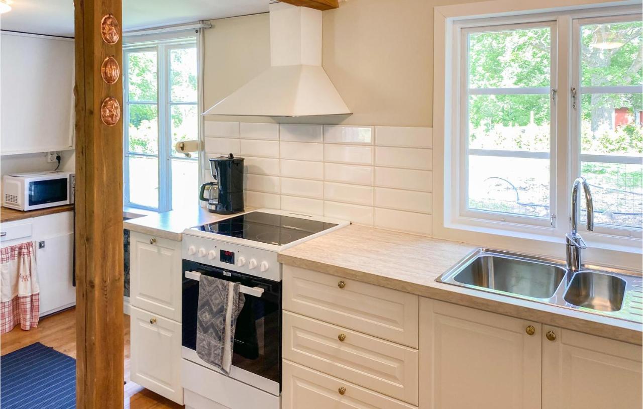 Amazing Home In Faerjestaden With Kitchen Buitenkant foto