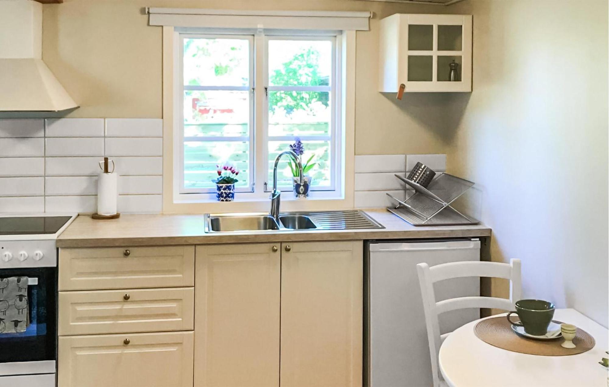 Amazing Home In Faerjestaden With Kitchen Buitenkant foto